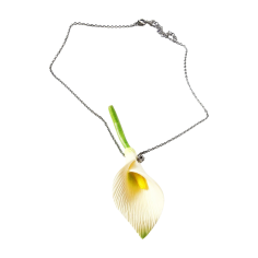 The Glam Bijoux elegant calla lily clay necklace, handmade floral jewellery, white flower pendant.