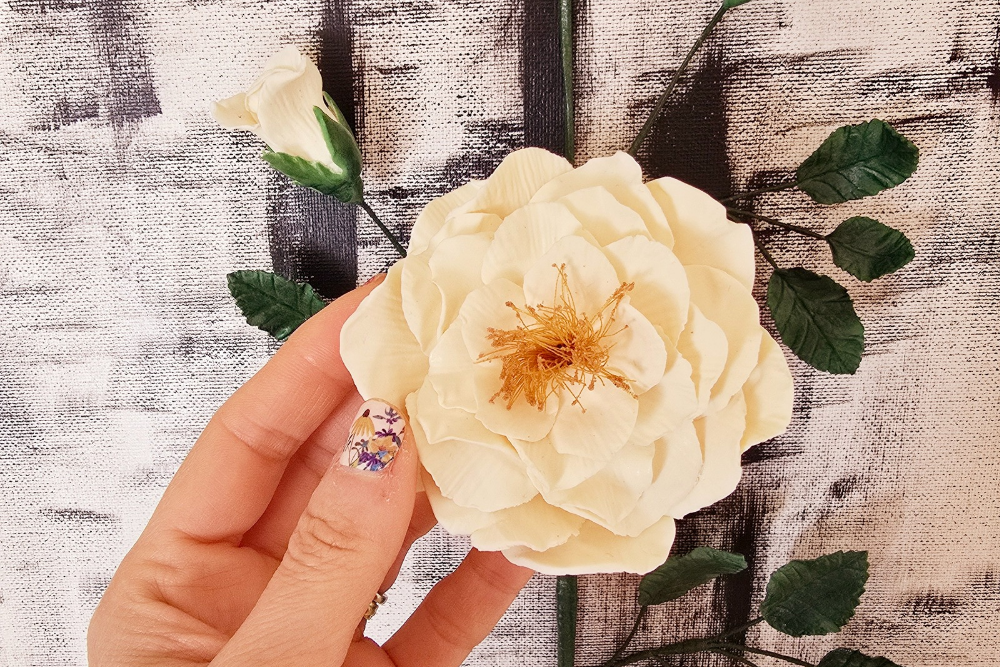 The Art of Clay Flowers: A Fusion of Abstract and Floral Realism